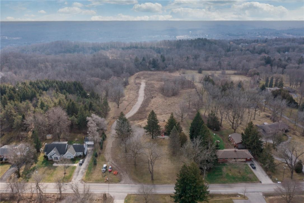 610 HARVEST Road, Dundas