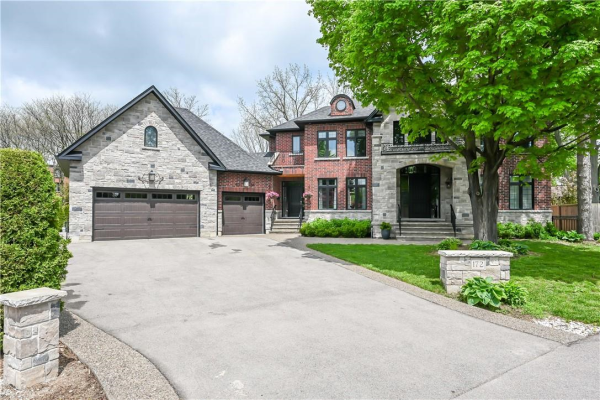 172 YAHARA Place, Ancaster