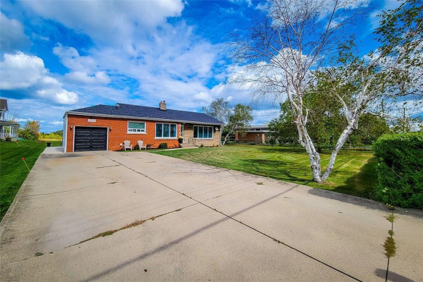 1211 #8 Highway, Stoney Creek