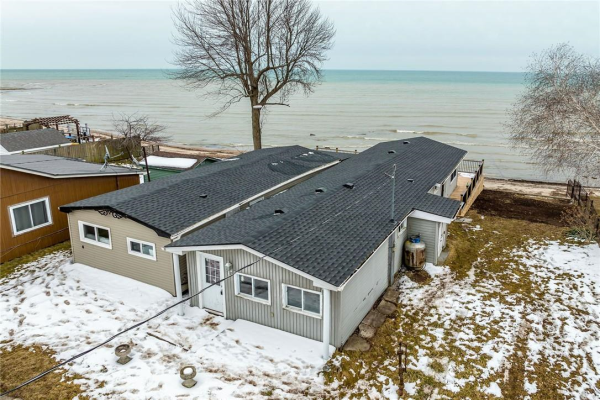 910 LAKESHORE Road, Selkirk