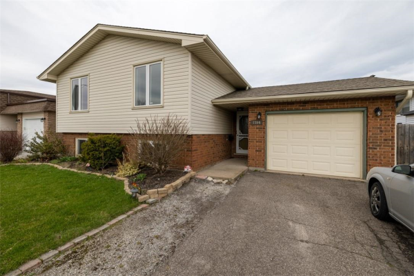 7394 Scholfield Street, Niagara Falls