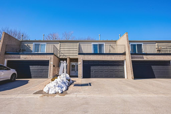 1011 White Oak Drive|Unit #9, Burlington