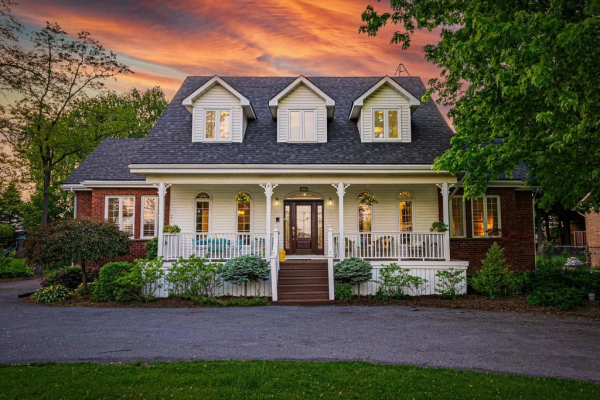 163 Book Road N, Ancaster