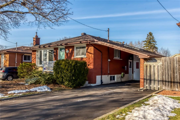 105 LUSCOMBE Street, Hamilton