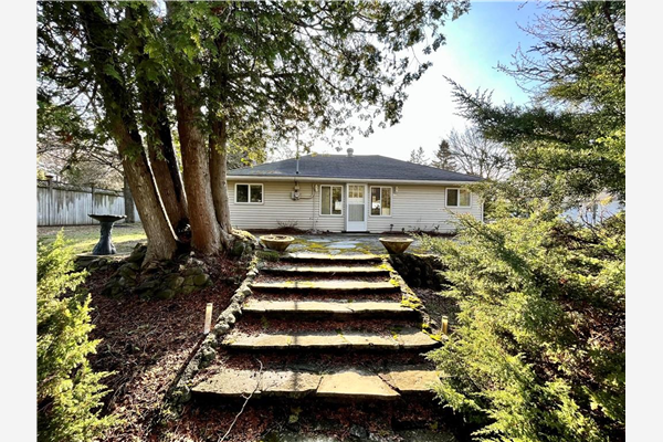 134 SECOND Avenue N, Sauble Beach