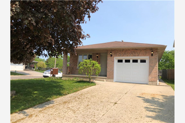 3 LANCER Court|Unit #Main, Hamilton