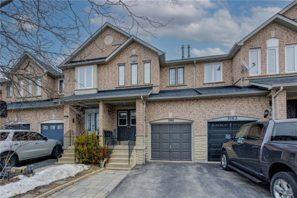 5161 FALCONCREST Drive, Burlington