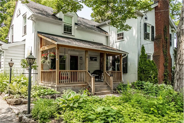 6 Woodward Avenue, Dundas