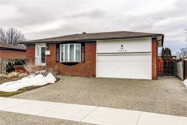 3098 PALMER Drive, Burlington
