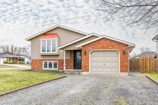 9 ABBOTT Lane, Cayuga