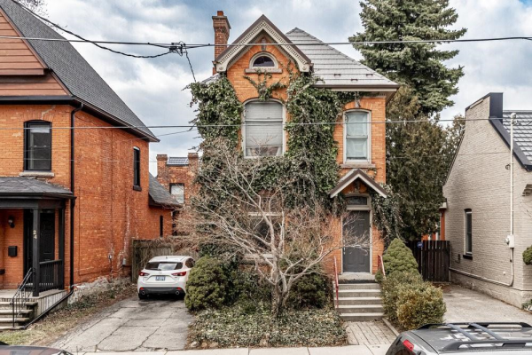 22 Pearl Street S, Hamilton