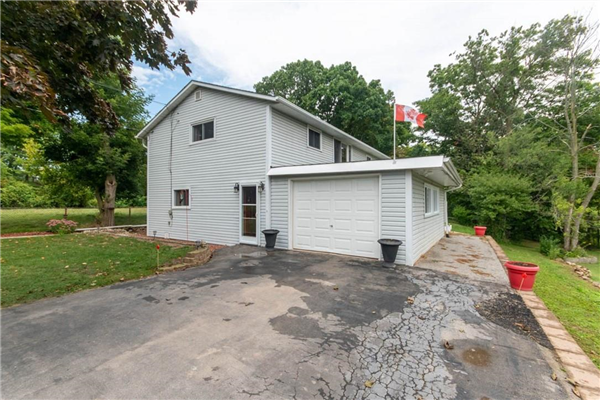 61 Ridge Road E, Grimsby