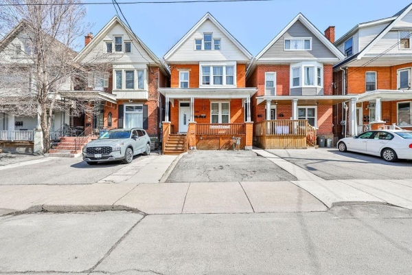 161 Sanford Avenue S, Hamilton