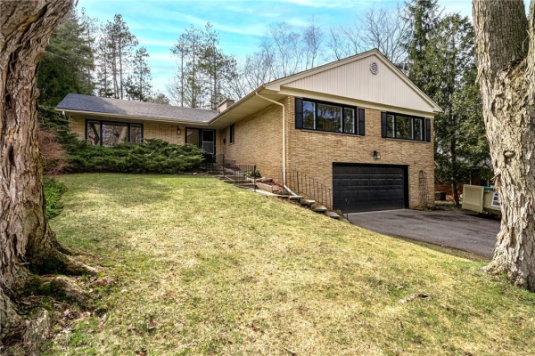 56 MANSFIELD Drive, Hamilton