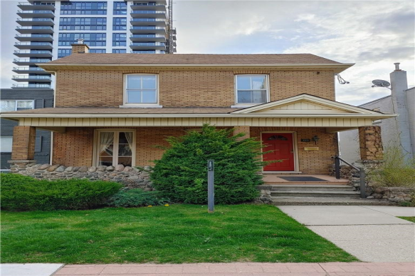 468 Elizabeth Street, Burlington