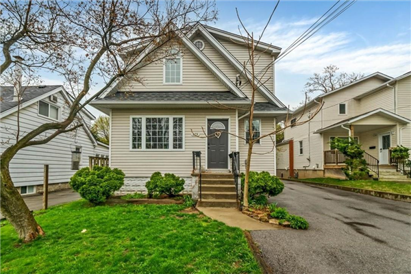 279 Bowman Street, Hamilton