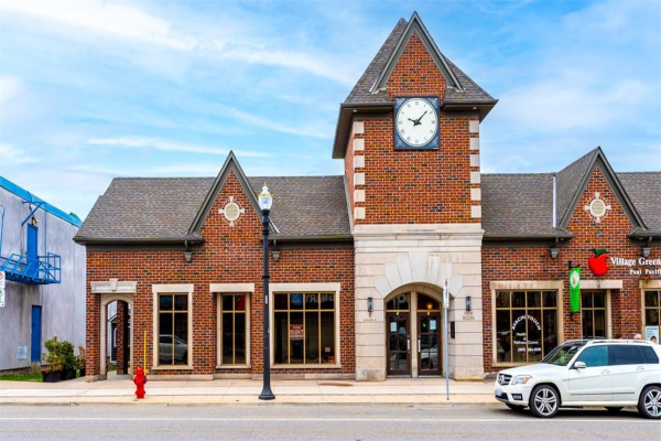 8 KING Street E, Stoney Creek