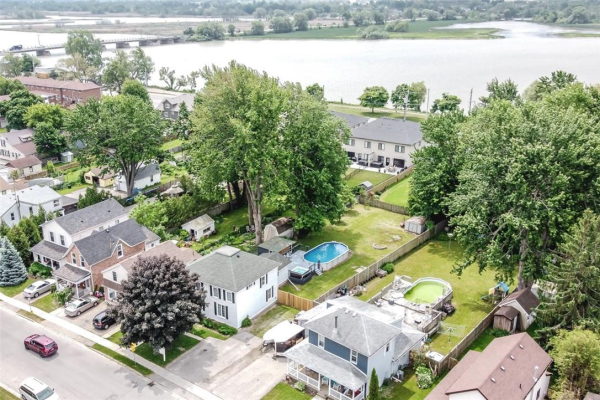 230 LOCK Street W, Dunnville