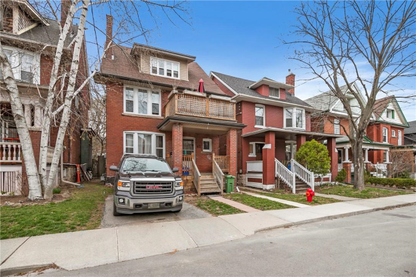 62 Barnesdale Avenue S, Hamilton