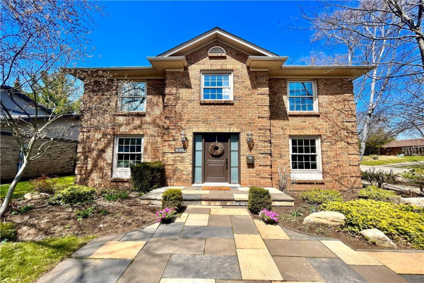 209 Longfield Crescent, Ancaster