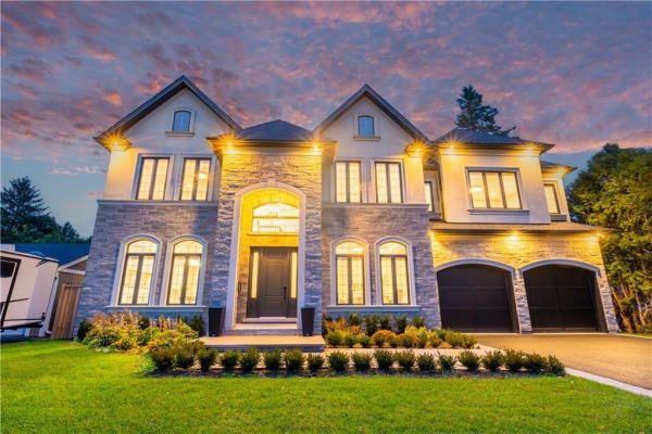 11 Oakley Court, Ancaster