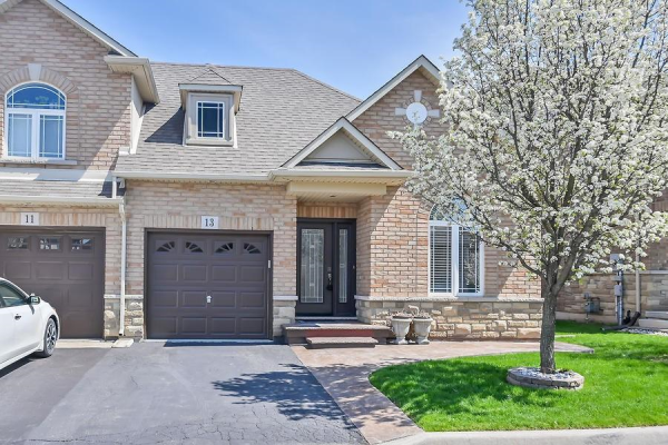 13 PERIWINKLE Drive, Stoney Creek