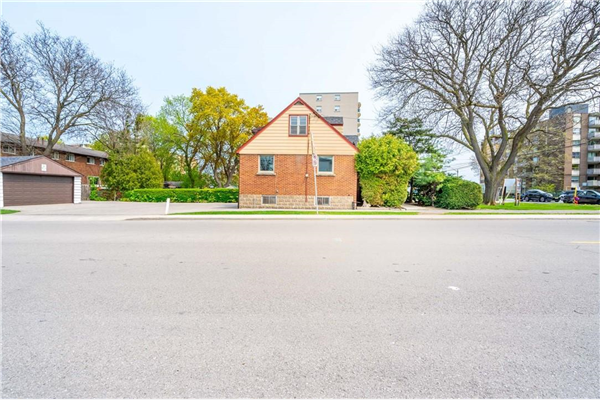 531 QUEENSTON Road, Hamilton