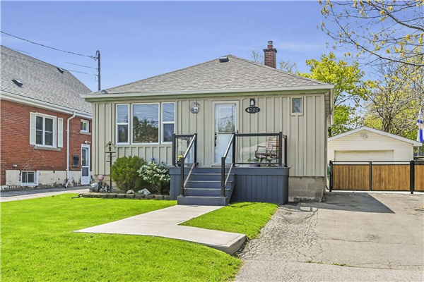 722 Eleventh Avenue E, Hamilton