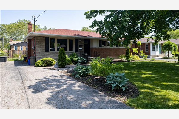 70 ROCHELLE Drive, St. Catharines