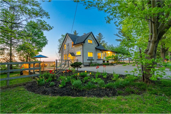 507 Carluke Road W, Ancaster