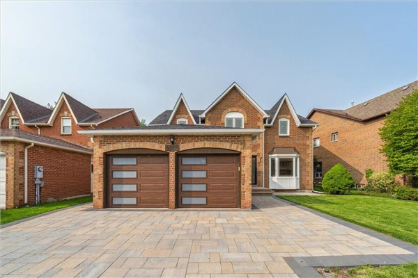 2036 Grosvenor Street, Oakville