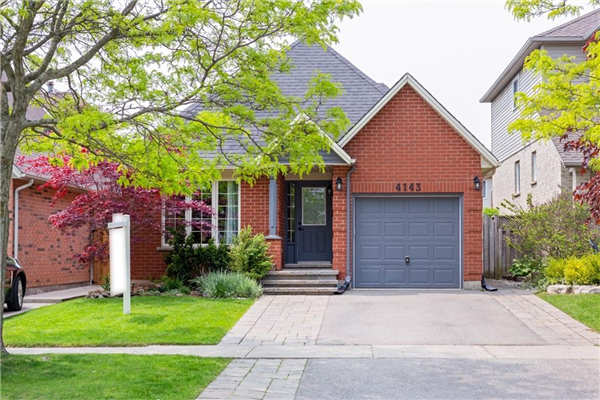 4143 Foxwood Drive, Burlington