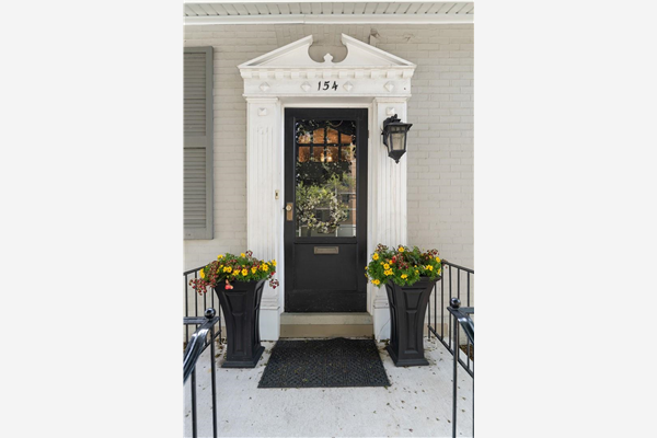 154 QUEEN Street S, Hamilton