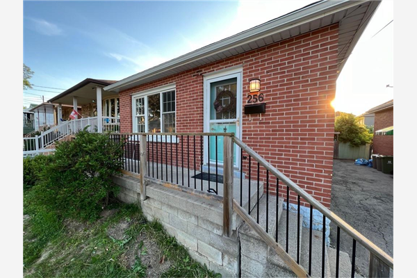256 East 25th Street, Hamilton