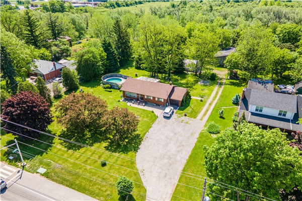 1048 Garner Road E, Ancaster