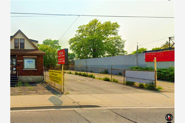1304 BARTON Street E, Hamilton