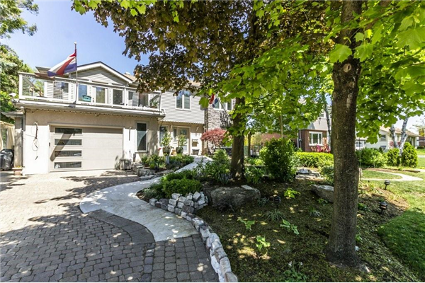 957 Boothman Avenue, Burlington