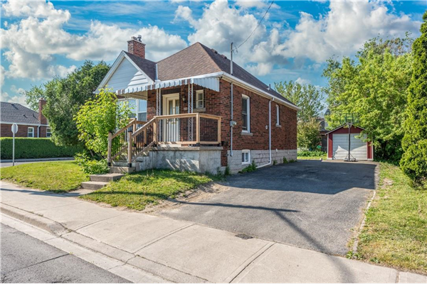 23 FENNELL Avenue W, Hamilton