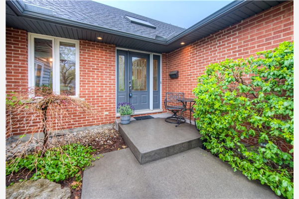 831 TANAGER Avenue, Burlington