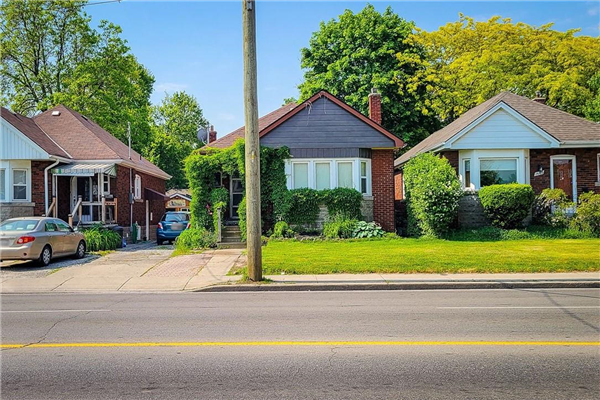 1482 MAIN Street E, Hamilton