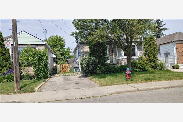 82 EAST 38TH Street, Hamilton