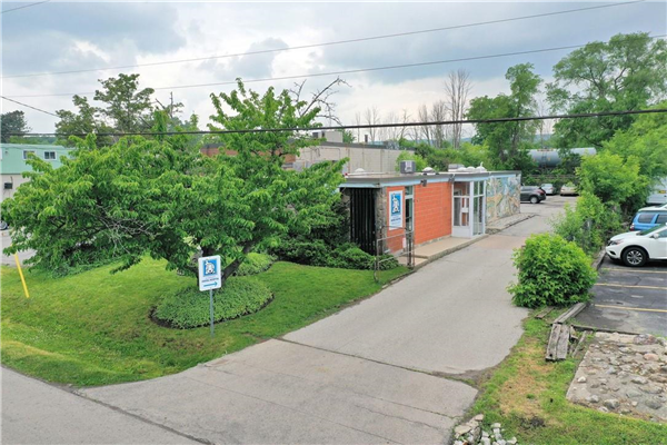475 Enfield Road, Burlington