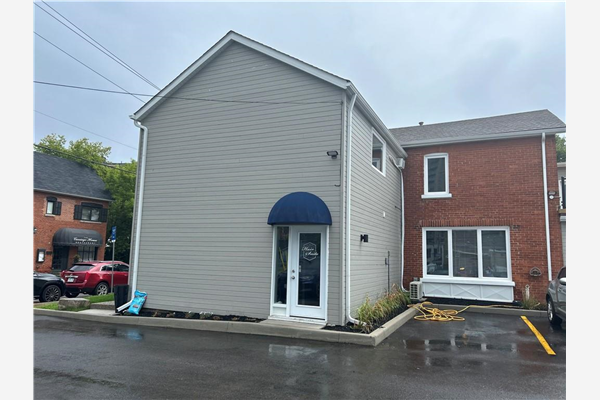 2100 Old Lakeshore Road, Burlington