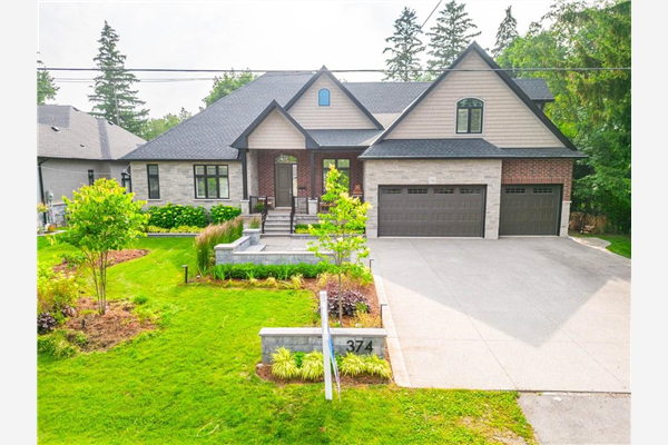374 Woodworth Drive W, Ancaster