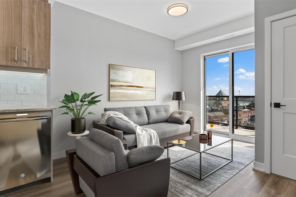 5002 King Street|Unit #404