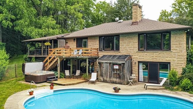 1376 MINERAL SPRINGS Road