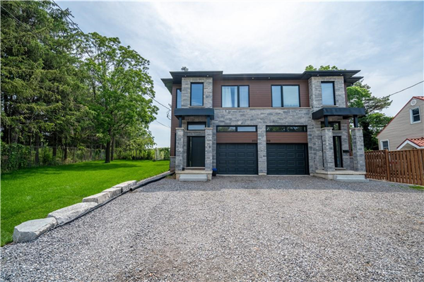 322 River Road, Welland