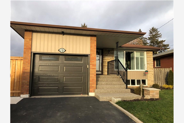 15 PURDY Crescent, Hamilton