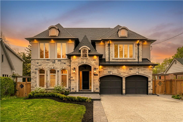 731 Montgomery Drive, Ancaster