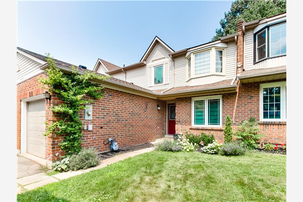 22 HEDGELAWN Drive, Grimsby
